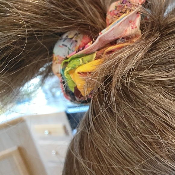 Scrunchie 🍩 Donut Shop - Picture 3 of 4